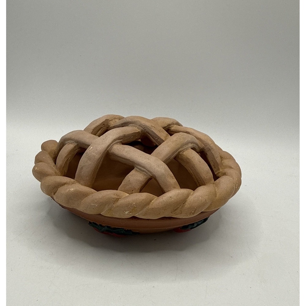 5 1/2" Ceramic Pie Dish With Lid Strawberry Design‎ On The Sides